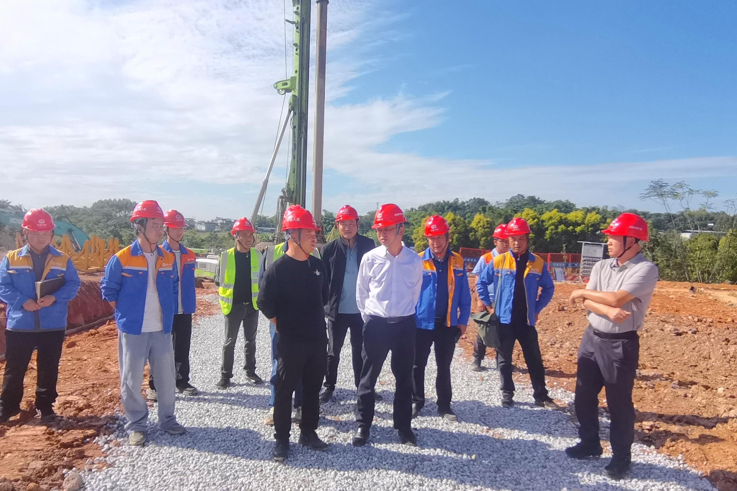 李超到南新高速公路第一合同段、大桥分部检查指导