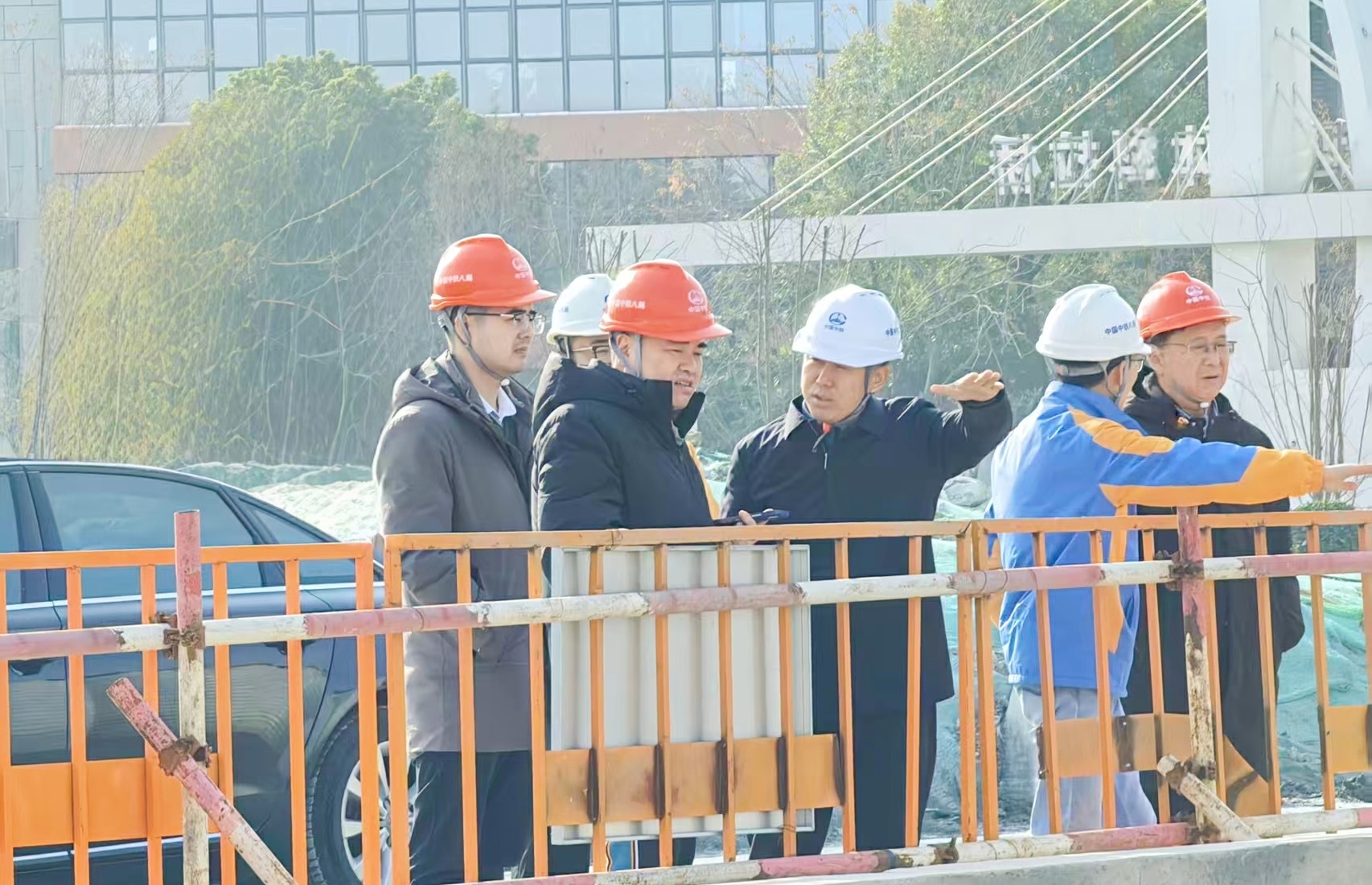 集团公司党委常委、总会计师方开信到政和大道项目部检查指导